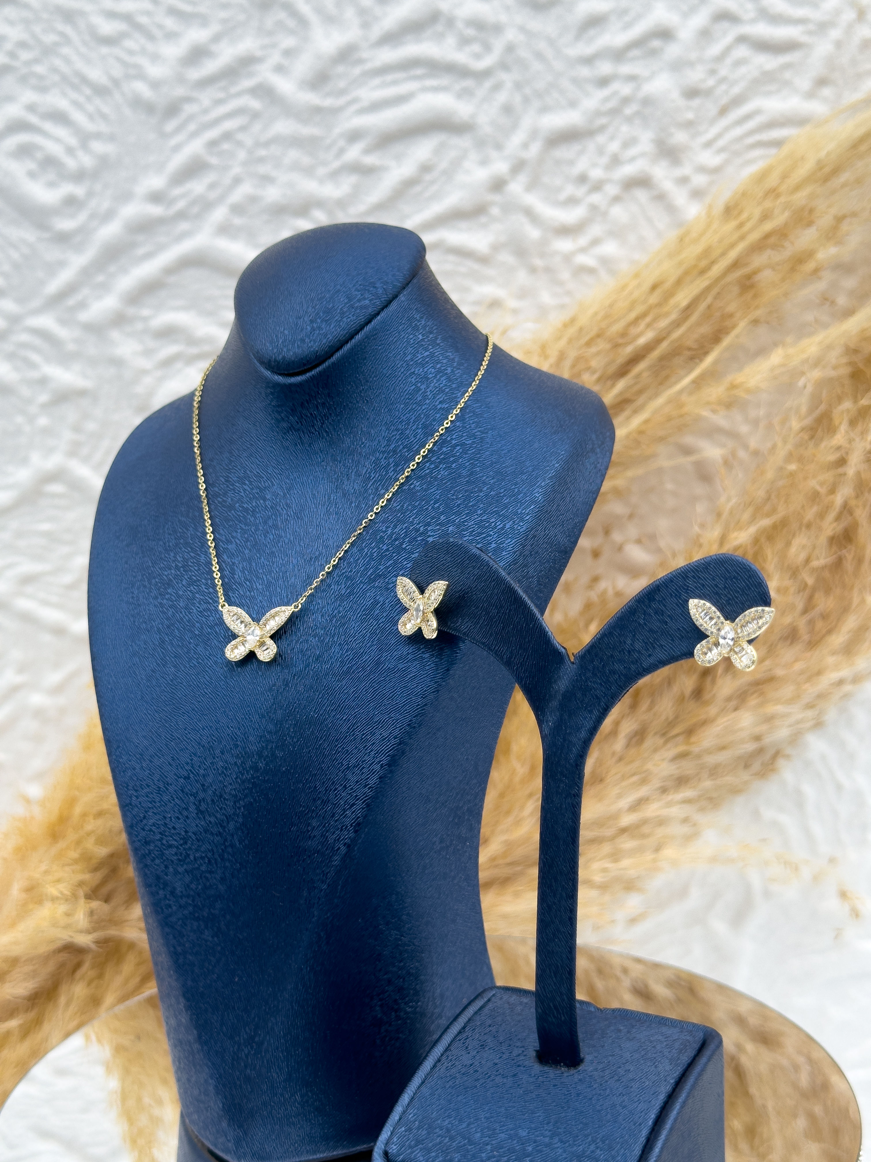 925 Ayar Gümüş Gold Renk Taşlı Kelebek Figürlü Kolye Küpe Kadın Takı Seti